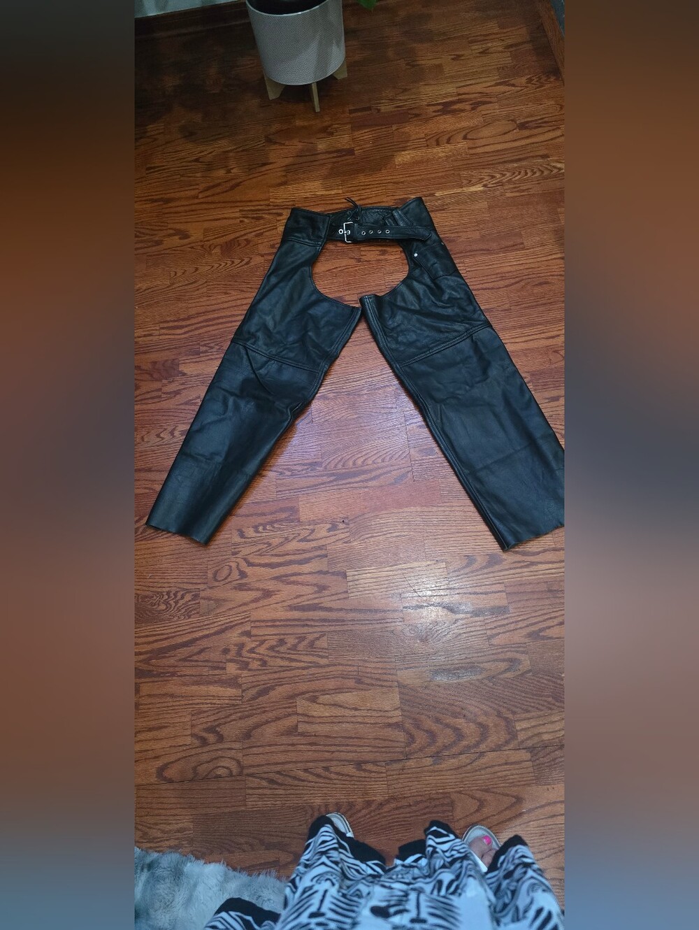 Leather World Black Genuine Leather Biker Motorcycle Chaps Size Medium